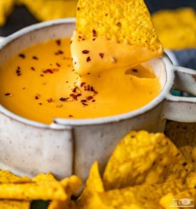 چیپس ذرت با مرغ و پنیر چدار