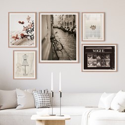 دیوار گالری (Gallery Wall)