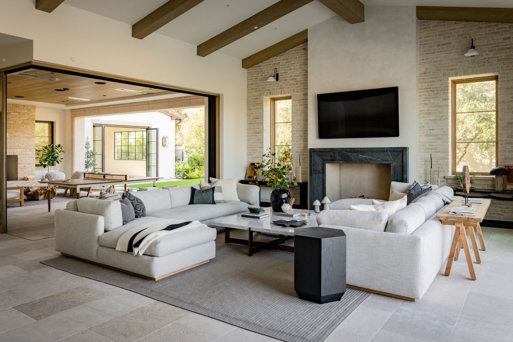 Transitional decoration style
